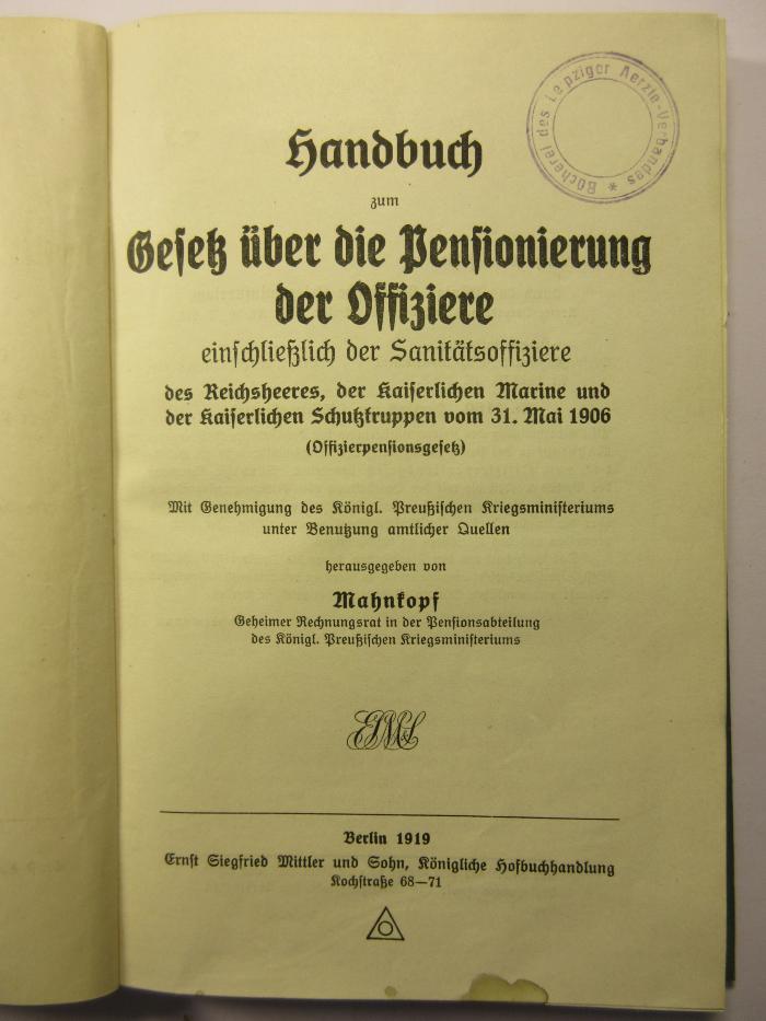  Handbuch zum Gesetz über die Pensionierung der Offiziere (1919)