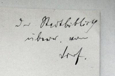 - (Freund, Dr. Samuel), Von Hand: Widmung, Name; 'Der Stadtbibliothek überr. vom Verf.'. 