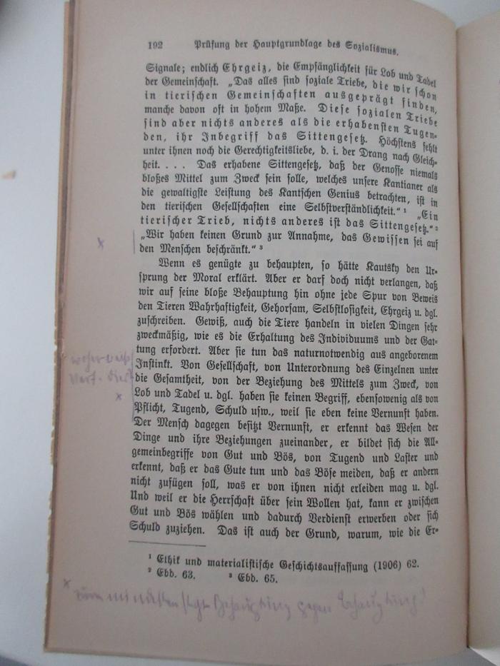 98/2022/41140 : Der Sozialismus. Eine Untersuchung seiner Grundlagen und seiner Durchführbarkeit. (1910);-, Von Hand: Annotation; 'zum mindesten steht [...] gegen [...]'