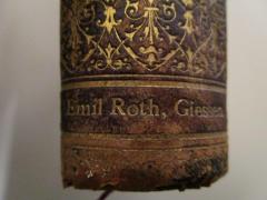 - (Emil Roth (Gießen)), Von Hand: Name, Ortsangabe; 'Emil Roth, Giessen'.  (Prototyp)