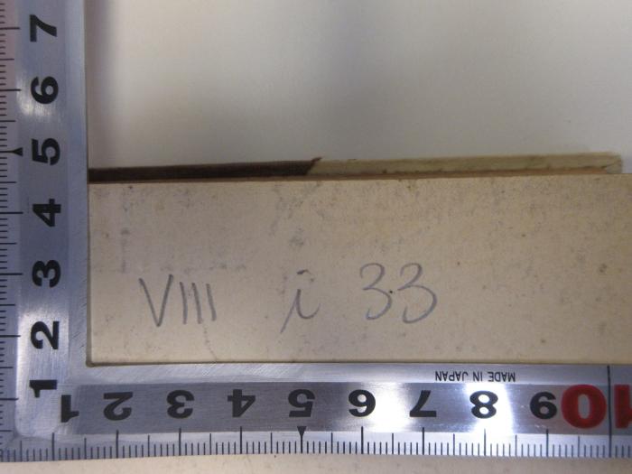 VIII i 33