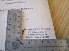 J / 320 (Kuttner, Dr. med. Hans), Stempel: Name, Ortsangabe, ; 'Dr. med. Hans Kuttner
Charlottenburg
Niebuhr-Straße 10
Telefon: Bismarck 3829'.  (Prototyp)