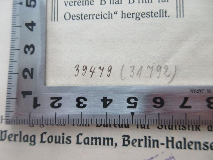 - (Jüdische Gemeinde zu Berlin), Von Hand: Signatur; '39479 (31792)'.  (Prototyp)