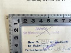 - (Missionshaus Sankt Wendel), Stempel: Name, Ortsangabe, Berufsangabe/Titel/Branche; 'Bibliothek des Missionshauses St. Wendel.
[durchgestrichen mit Bleistift]'.  (Prototyp)