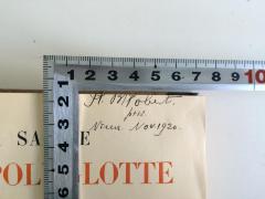 - (Robert, R. B.), Von Hand: Name, Ortsangabe; 'R. B. Robert. p+s.s. Nimes. Nov. 1920.'. 