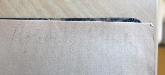 - (K[...?], Robert), Von Hand: Name; 'Robert [K...?]'. 