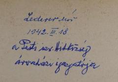 - (Lederer, Mór), Von Hand: Notiz; 'a Pesti Izr. Hitközség 
árvaházi igazgatója '. 
