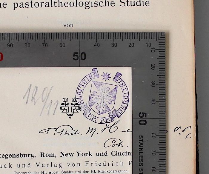 BT 2000 S979 : Großstadtseelsorge. Eine pastoraltheologische Studie (1909);- (Biblioth. F.F. P.P. Berolini), Stempel: Name, Wappen, Ortsangabe; 'Biblioth. F. F. P. P. Berolini'.  (Prototyp);-, Von Hand: Signatur; '120/11'