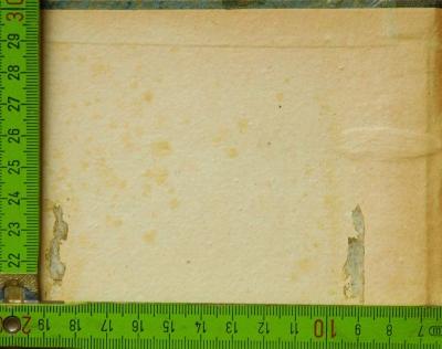 - (Bibliothek Gorki), Etikett: ; '[Klebespuren im vorderen Buchdeckel]'.  (Prototyp)