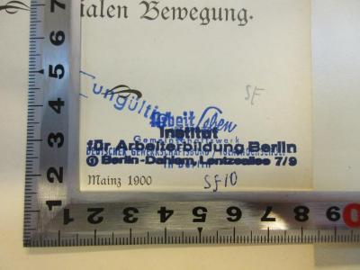 - (Institut für Arbeiterbildung Berlin-Dahlem), Stempel: Name, Signatur; 'Institut für Arbeiterbildung Berlin Berlin-Dahlem, Lentzeallee 7/9
SF 10'. 