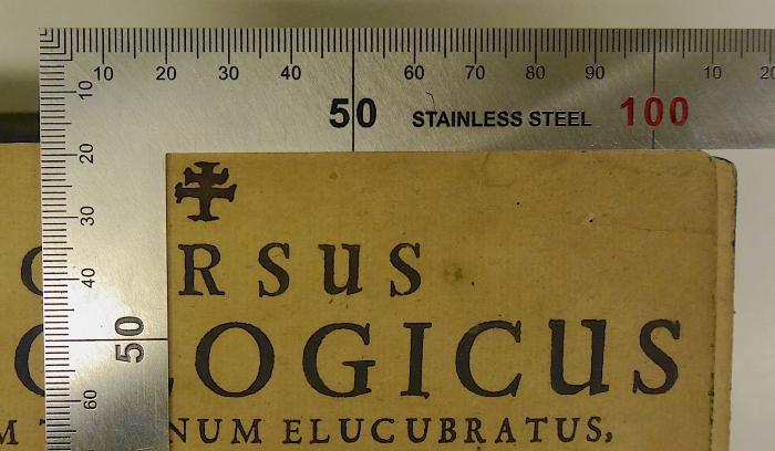 Rara M 317 : Cursus theologicus. 1-8 (1716);-, Von Hand: Zeichen; '[Patriarchenkreuz bzw. Ungarisches Kreuz; vermutlich per Hand?]'