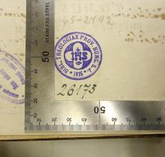 - (Bibl. Theologiae Prov. Hung. S. J.), Von Hand: Signatur, Name, Emblem, Datum; 'IHS
Bibl. Theologiae Prov. Hung. S. J.
1935
26173'. 