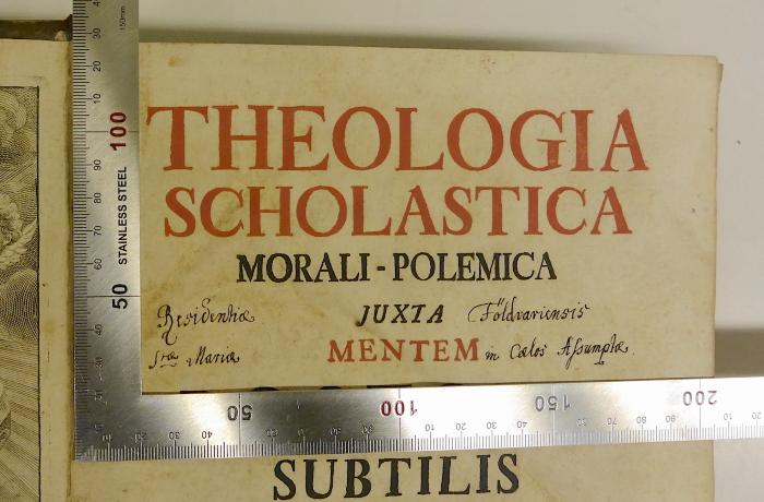 Rara M 474 : Theologia Scholastica Morali-Polemica Juxta Mentem Doctoris Subtilis Joannis Duns Scoti. 1-2 (1732);-, Von Hand: Name, Ortsangabe, Berufsangabe/Titel/Branche; 'Residentia Földvariensis St. Maria in Calos Assumptae.'