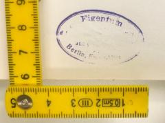 - (Verband der Lithographen, Steindrucker und Verwandten Berufe), Stempel: Name; 'Eigentum des ... 
und v... Berlin, Engelufer'. 