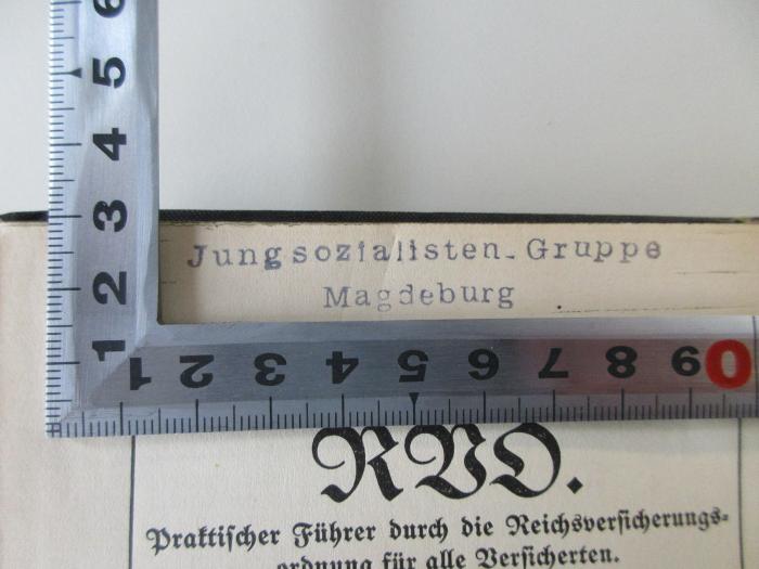 - (Jungsozialisten-Gruppe Magdeburg), Stempel: Name, Ortsangabe; 'Jungsozialisten-Gruppe Magdeburg'.  (Prototyp)