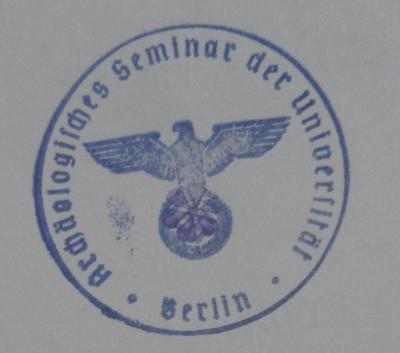 - (Archäologisches Seminar der Universität Berlin),  Emblem, Wappen, Name, Ortsangabe'Archäologisches Seminar der Universität Berlin'.  (Prototyp)