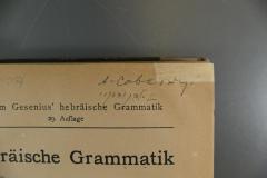 - (Coburn, A. ;Lewkowski), Von Hand: Name, Exlibris; 'A - Coburn [?]
 [?] 
לבקובסקיי'. 