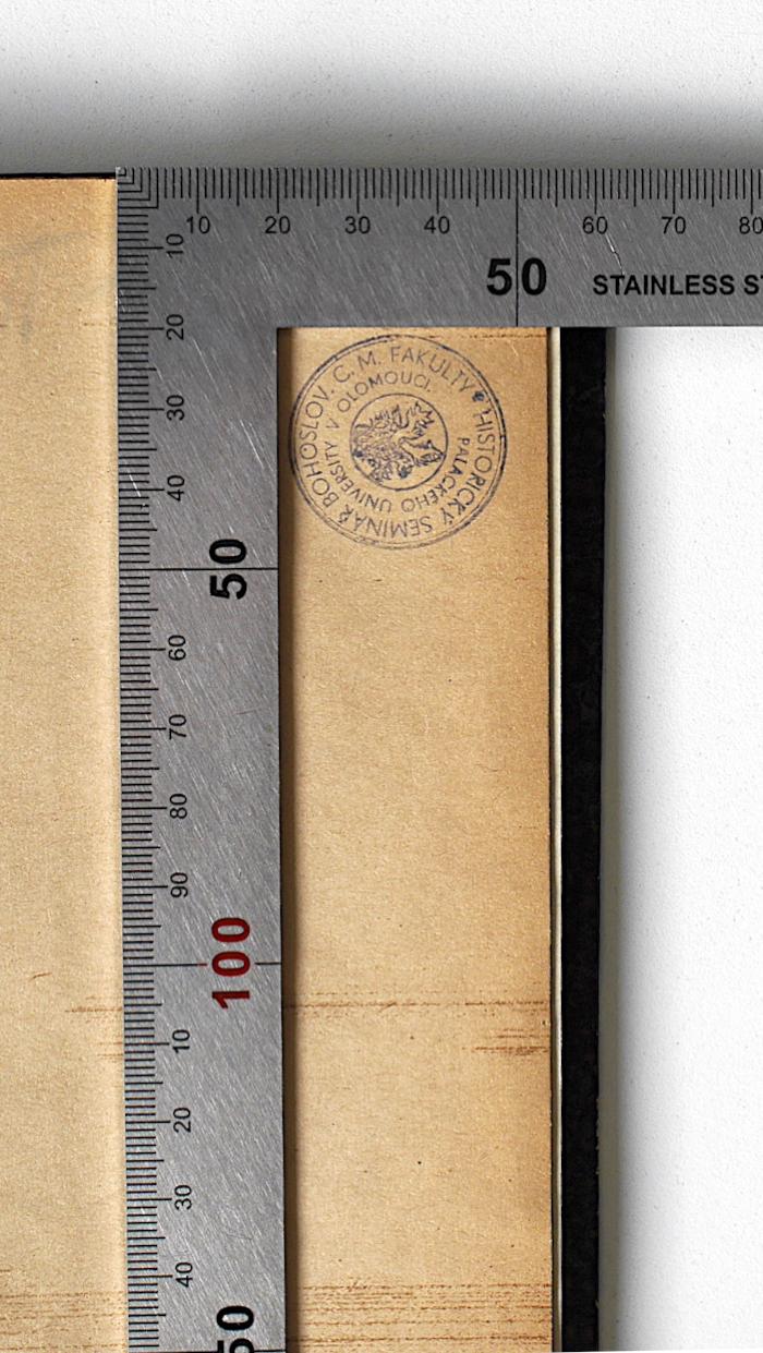 BO 5375 K77 : Methodisch-kritische Beiträge zur Geschichte der Sittlichkeit des Klerus besonders der Erzdiözese Köln am Ausgang des Mittelalters (1910);- (Palackeho University V Olomouci;Cyrilometodějská teologická fakulta Univerzity Palackého;Cyrillo-Methodejská bohosl. fakultá v Olomouci;C. M. Theologische Fakultät in Olmütz. Cyrilo-Metodejská fakultá bohoslovecká v Olomouci), Stempel: Name, Ortsangabe, Berufsangabe/Titel/Branche, Wappen; 'Historický Seminar Bohoslov. C.M. Fakulty Palackeho University V Olomouci.'.  (Prototyp)