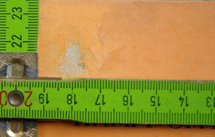 -, Klebespuren: 