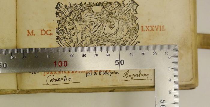 Rara M 298 : Philosophia Rationalis Seu Logica Aristotelico-Thomistica, Tam Parva, quàm Magna. 1 (1677);-, Von Hand: Berufsangabe/Titel/Branche; 'Conversus Augus[…][?]'