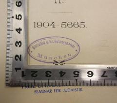 - (Israelitische Kultusgemeinde München), Stempel: Name, Berufsangabe/Titel/Branche, Ortsangabe; 'Bibliothek d. isr. Kultusgemeinde
* München *'.  (Prototyp)