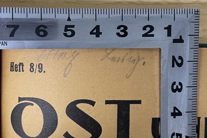- (unbekannt), Von Hand: Autogramm, Name; 'M[x]y Lub[x]y oder [Zweig?]'. 