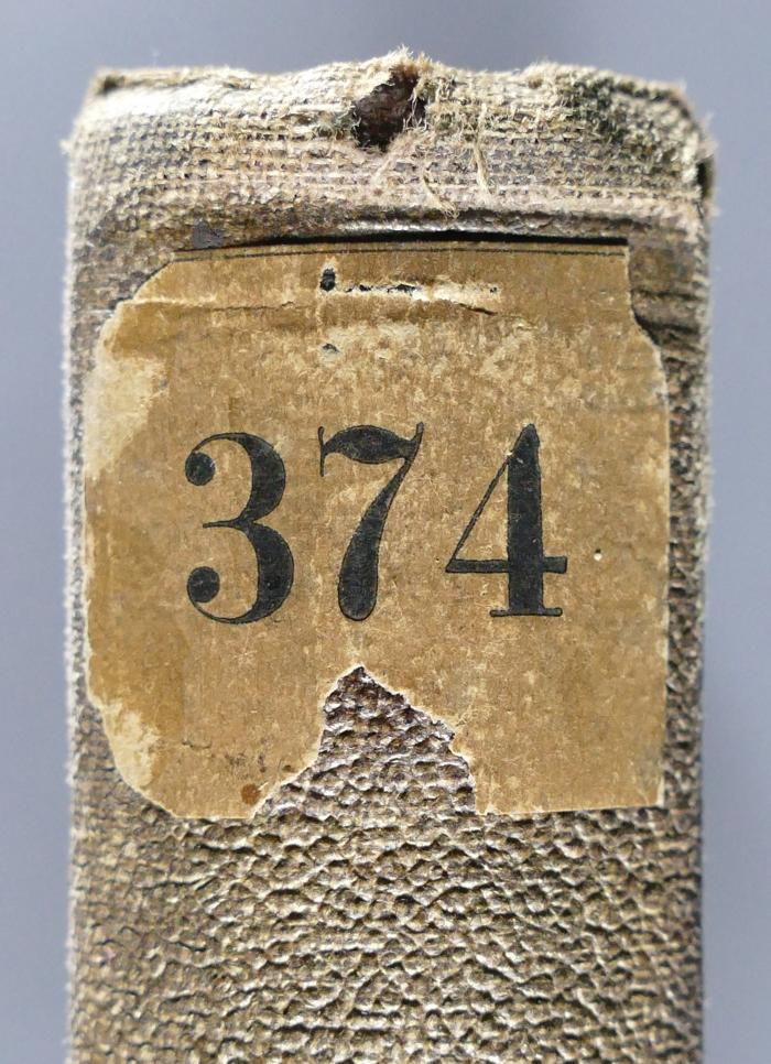 -, Etikett: Nummer; '374' (Prototyp)