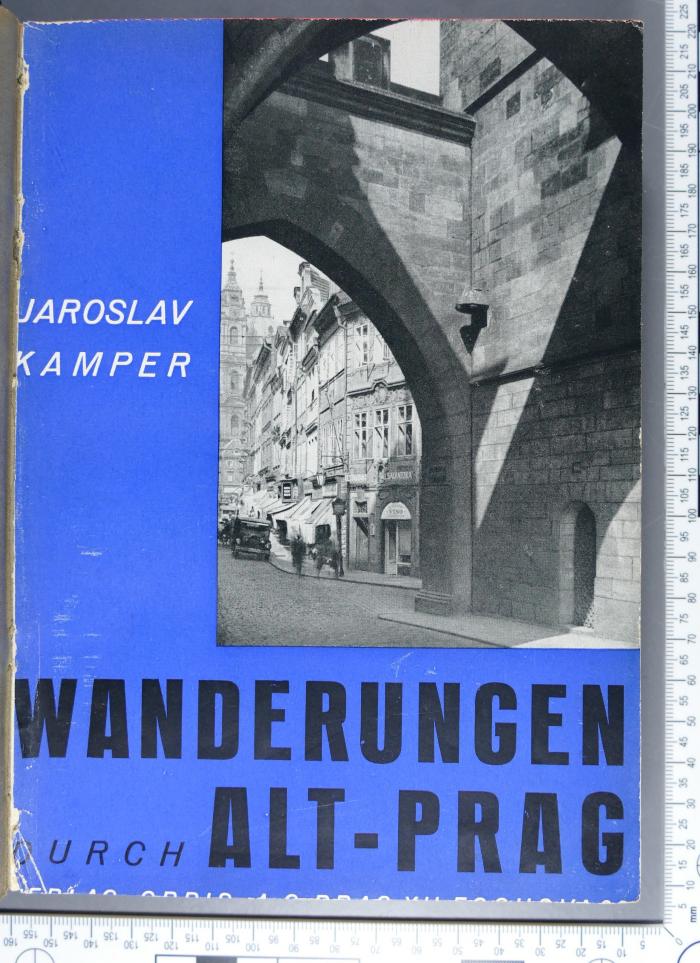 943.702.4 KAMP : Wanderungen durch Alt-Prag (1932)