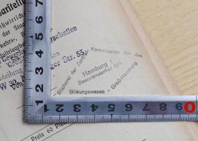 SA 1608&lt;2&gt; :  Aus einer christlichen Gewerkschaft : authentische Darstellung der heillosen Mißwirtschaft im Zentralverband der Staats-, Gemeinde-, Verkehrs-, Hilfs-, und sonstiger Industriearbeiter Deutschlands / von Lupus. (um 1910);- (Zentralkommission für das Bildungswesen. Bücherei), Stempel: Name, Berufsangabe/Titel/Branche, Ortsangabe; 'Bücherei der Zentral-Kommission für das Bildungswesen- Groß-Hamburg, Hamburg 1, Besenbinderhof 59 i.'.  (Prototyp)