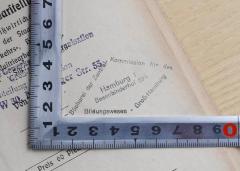 - (Zentralkommission für das Bildungswesen. Bücherei), Stempel: Name, Berufsangabe/Titel/Branche, Ortsangabe; 'Bücherei der Zentral-Kommission für das Bildungswesen- Groß-Hamburg, Hamburg 1, Besenbinderhof 59 i.'.  (Prototyp)