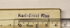 - (Riso, Karl-Ernst), Stempel: Name; 'Karl-Ernst Riso
'.  (Prototyp)