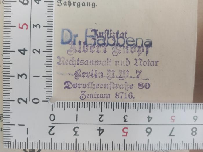- (Knopf, Albert), Stempel: Name, Berufsangabe/Titel/Branche, Ortsangabe; 'Justizrat
Albert Knopf
Rechtsanwalt und Notar
Berlin N.W. 7
Dorotheenstraße 80
Zentrum 8716.'. 