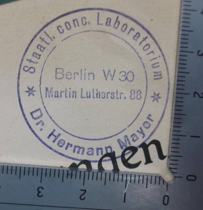 G45 / 1645 (Mayer, Hermann), Stempel: Name, Ortsangabe; 'Staatl. conc. Laboratorium
Dr. Hermann Mayer 
Berlin W 30 Martin Lutherstr. 88'.  (Prototyp);Kk 418: Die chemischen Anschauungen über Immunitätsvorgänge (1927)