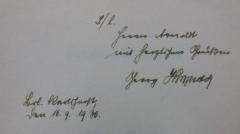 - (Arnoldt, [?];Hinzpeter, Georg), Von Hand: Widmung, Autor, Name, Datum, Ortsangabe; 'S./l. Herrn Arnoldt mit herzlichen Grüßen
Georg Hinzpeter
Berl. Karlshorst, den 16. 9. 1936.'. 