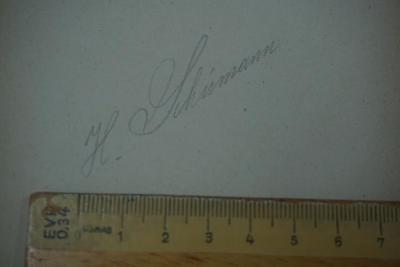 - (Helmut Schumann), Von Hand: Name; 'H. Schumann'. 
