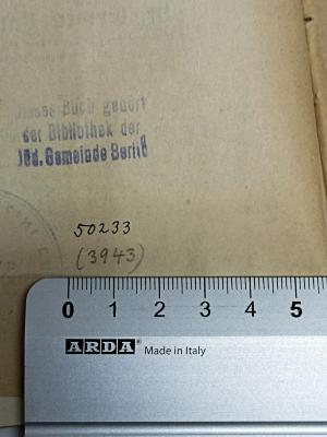 - (Bibliothek der Jüdischen Gemeinde zu Berlin), Von Hand: Exemplarnummer; '50233
(3943)'. 