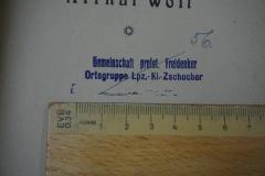 - (Gemeinschaft proletarischer Freidenker, Ortsgruppe Leipzig-Klein-Zschocher), Stempel: Berufsangabe/Titel/Branche, Ortsangabe; 'Gemeinschaft prolet. Freidenker
Ortsgruppe Lpz.-Kl.-Zschocher'. 