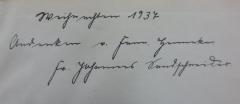 - (Sandschneider, Johannes;Hermeke, [?]), Von Hand: Widmung, Name, Berufsangabe/Titel/Branche, Datum; 'Weihnachten 1937
Andenken v. Fam. Hermeke.
Fr. Johannes Sandschneider'. 