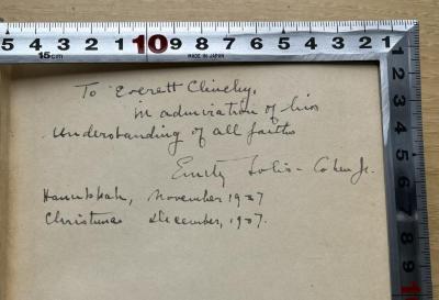 - (Clinchy, Everett Ross;Solis-Cohen, Emily), Von Hand: Widmung; 'To Everett Clinchy
in admiration of his
understanding of all faiths
Emily Solis-Cohen Jr.
Hannukah, November 1937
Christmas, December 1937'. 