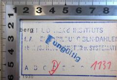 - (Institut für Arbeiterbildung Berlin-Dahlem;Bibliothek des Instituts für Arbeiterbildung Berlin-Dahlem), Stempel: Berufsangabe/Titel/Branche, Name, Signatur; 'BIBLIOTHEK d. INSTITUTS
f. ARBEITERBILDUNG BLN-DAHLEM
ab X / 66 NEUE SIGNATUR u. SYSTEMATIK
D 1131'. 