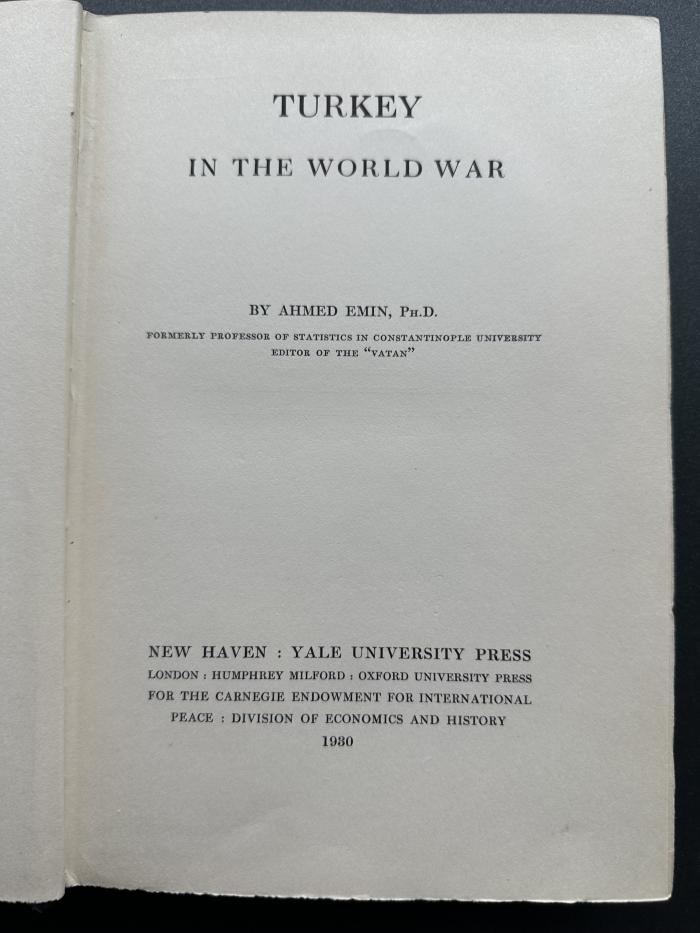 12 P 7 : Turkey in the world war. (1930)