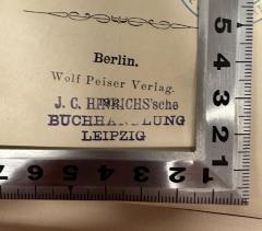 - (J. C. Hinrichs'sche Buchhandlung), Stempel: Buchhändler, Name; 'J. C. HINRICHS'sche 
BUCHHANDLUNG
LEIPZIG'. 