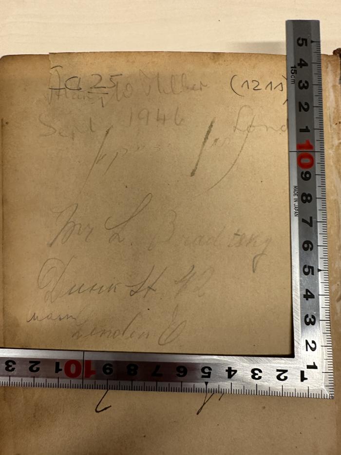 -, Von Hand: Autogramm, Name, Datum; 'Alan W. Miller
Sept. 1946 London
נהמן יצייקין
Mr. L. Bradetsky
Dunk St. 42
London E'