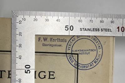 SH 700 P481 : Siebenstellige Logarithmen der trigonometrischen Funktionen (1921);-, Stempel: Name, Berufsangabe/Titel/Branche; 'F. W. Korthals Oberingenieur.' (Prototyp)