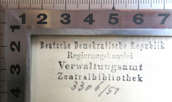 -, Stempel: Berufsangabe/Titel/Branche; 'Deutsche Demokratische Republik Regierungskanzlei Verwaltungsamt Zentralbibliothek'