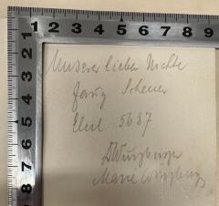 - (Würzburger, Dr. (?);Würzburger, Marie;Scheuer, (?)), Von Hand: Widmung, Name, Datum; 'Unserer lieben Nichte
[XX] Scheuer
Elul 5687
Dr. Würzburger
Marie Würzburger'. 