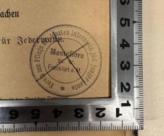 - (Montefiore (e. V.) Frankfurt a. M.), Durchgestrichen: Ortsangabe, Name; 'Verein zur Pflege der idealen Interessen jüd. junger Leute
Montefiore
E. V.
Frankfurt a. M.'.  (Prototyp)
