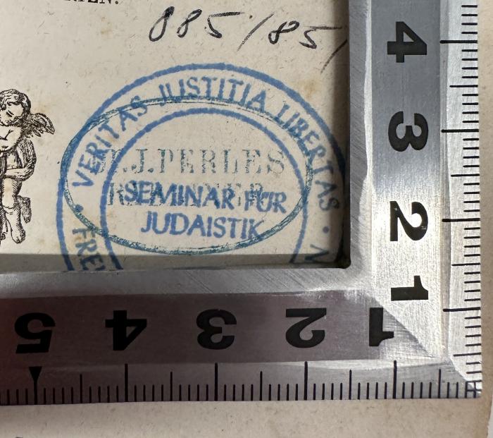 - (Perles, Dr. Joseph), Stempel: Name, Berufsangabe/Titel/Branche; 'Dr. J. Perles
Rabbiner'.  (Prototyp)