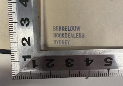 - (Berkelouw Buchhändler), Stempel: Buchhändler, Ortsangabe; 'BERKELOUW
BOOKDEALERS
SYDNEY'. 