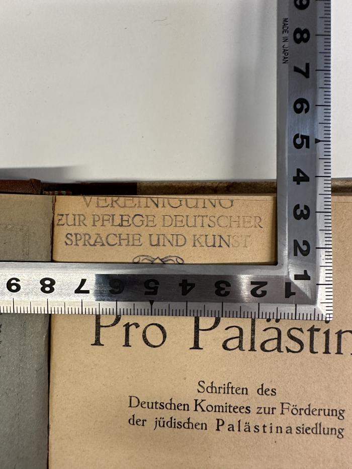 - (Vereinigung zur Pflege deutscher Sprache und Kunst), Stempel: Abbildung, Name, Berufsangabe/Titel/Branche; 'VEREINIGUNG ZUR PFLEGE DEUTSCHER SPRACHE UND KUNST'. 